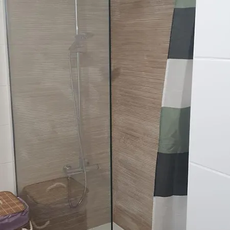 Varinos House アルヴォル